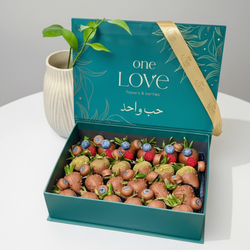 One Love Berries & Chocolates Gift Box